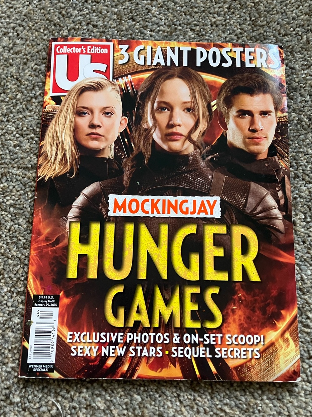 2015 HUNGER GAMES MOCKINGJAY Magazine #1 FN 6.0 Jennifer Lawrence w/ 3 Posters